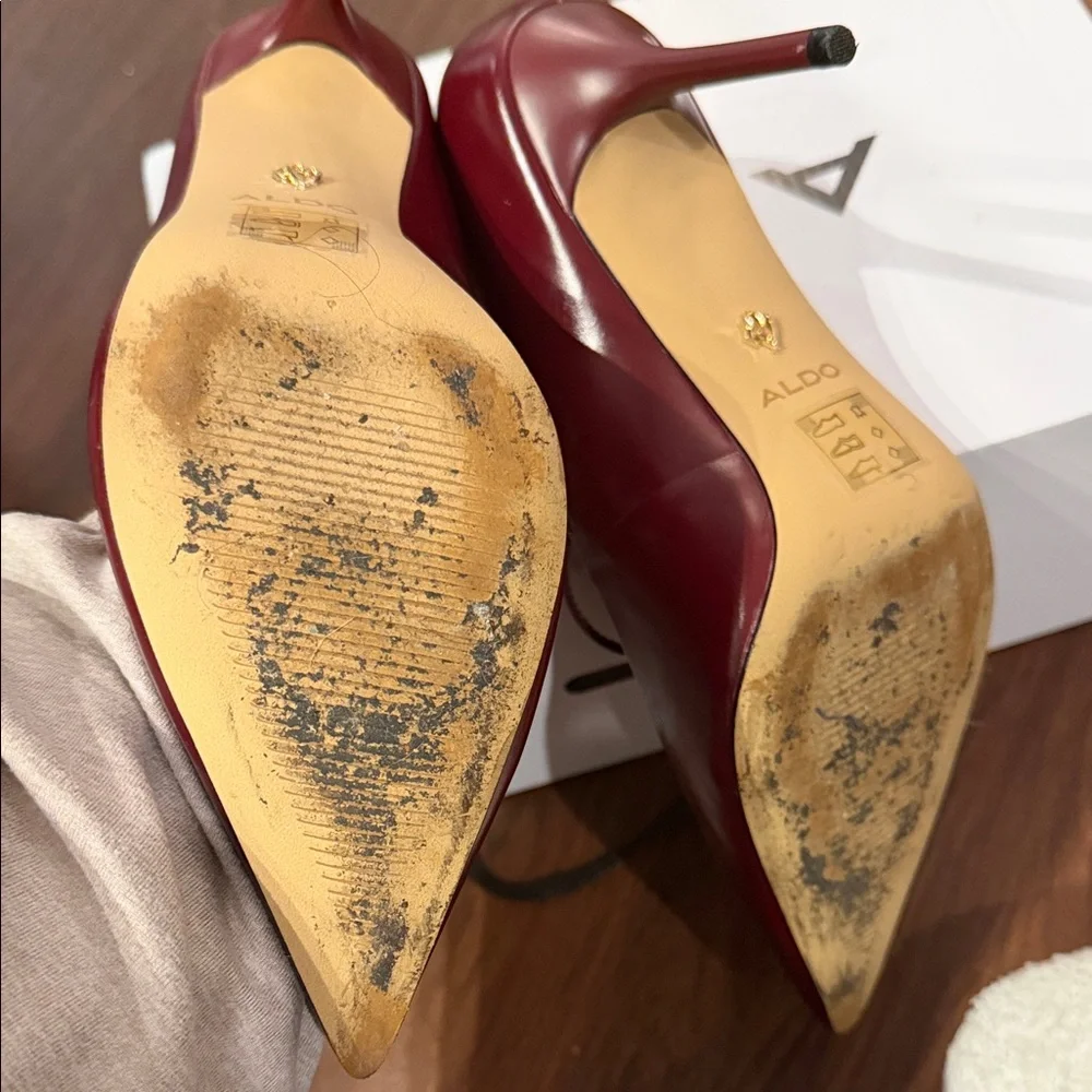 Aldo Women's Burgundy Heels - Picture 4 of 5